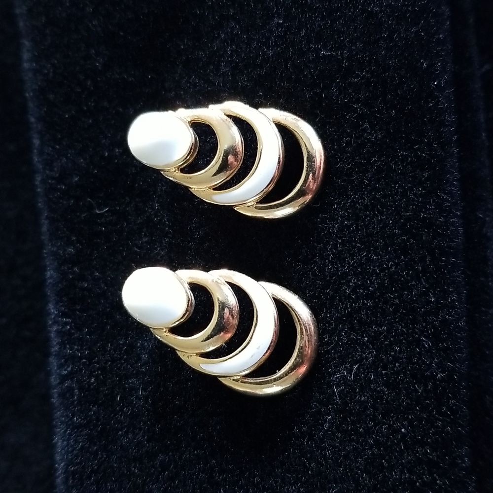 Earrings - Picture 3 of 4